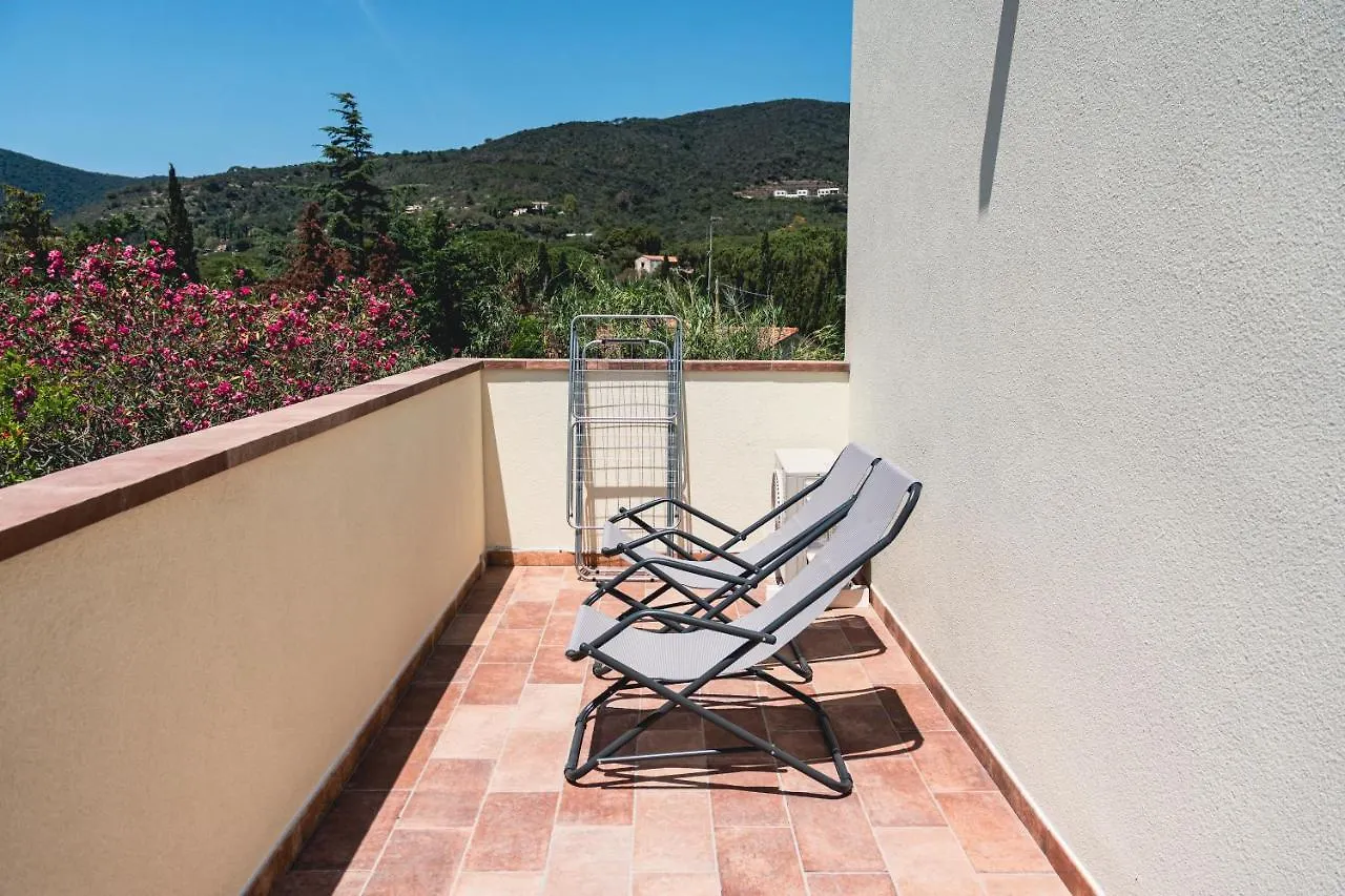 Casa Dei Prati Camping Village Lacona Campsite