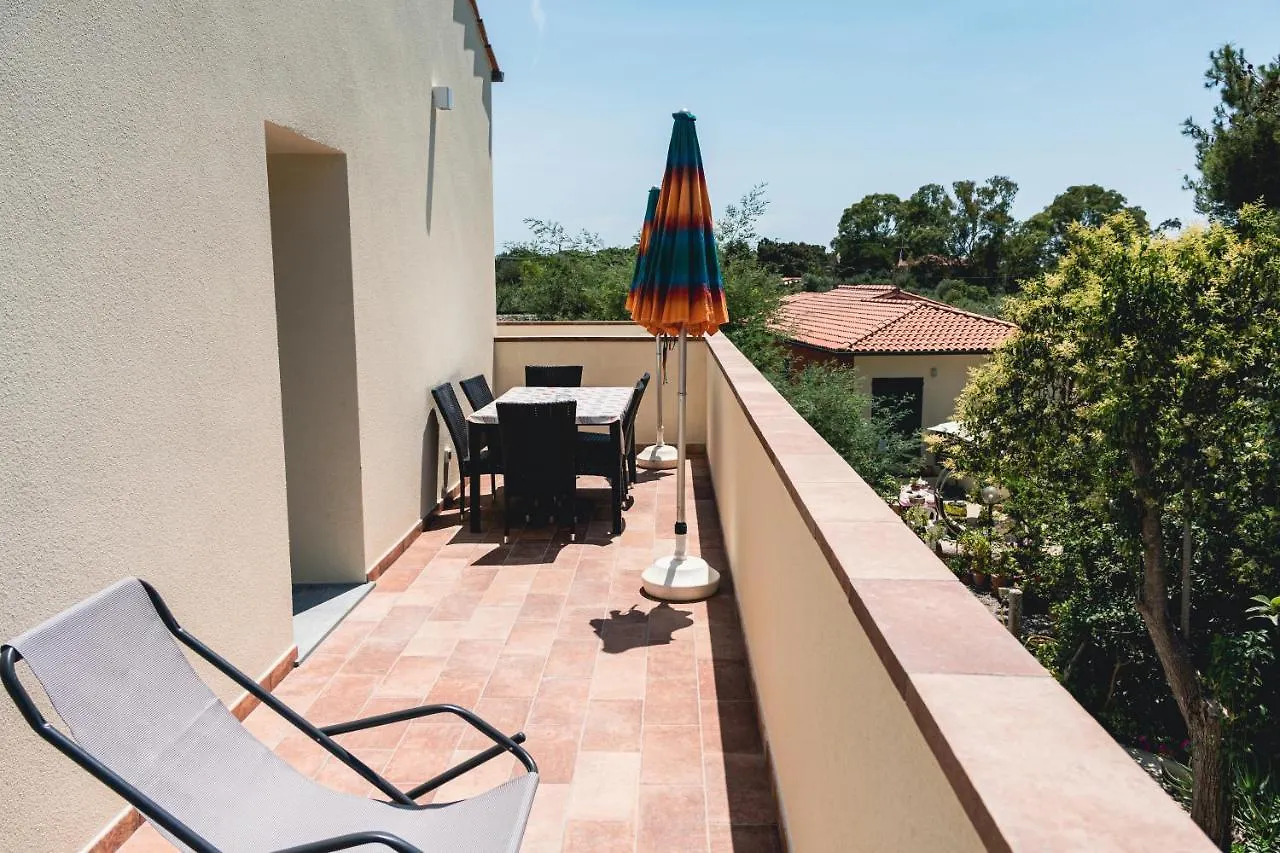 Casa Dei Prati Camping Village Lacona 0*,  Italia